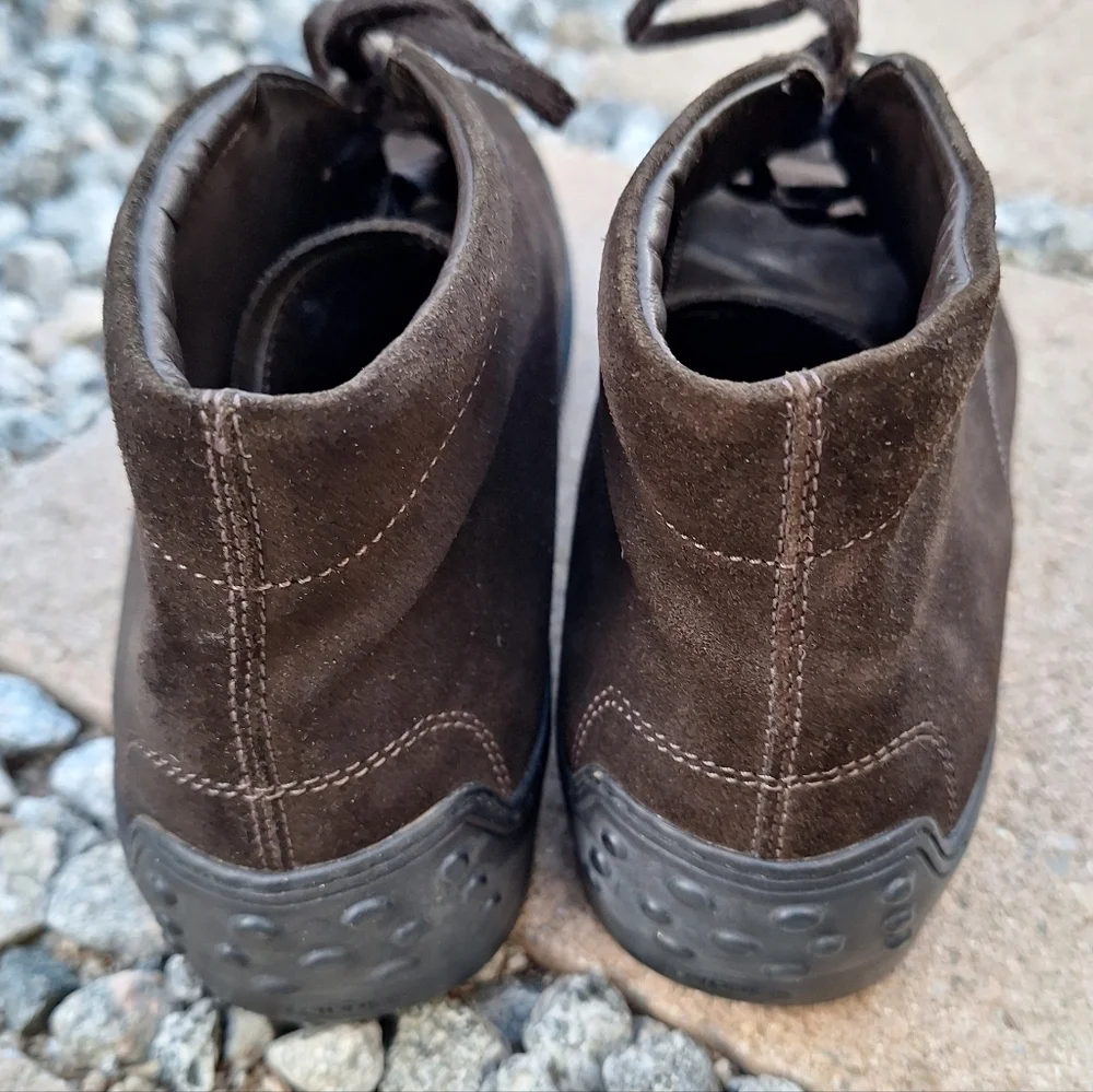 Tod's Made In Italy Dark Brown Suede Size 9